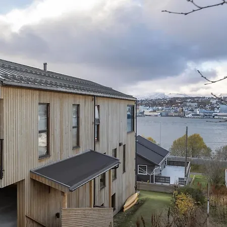 Modern 1-Room Apartment - Right By The Arctic Cathedral And Fjellheisen Tromso Exterior photo
